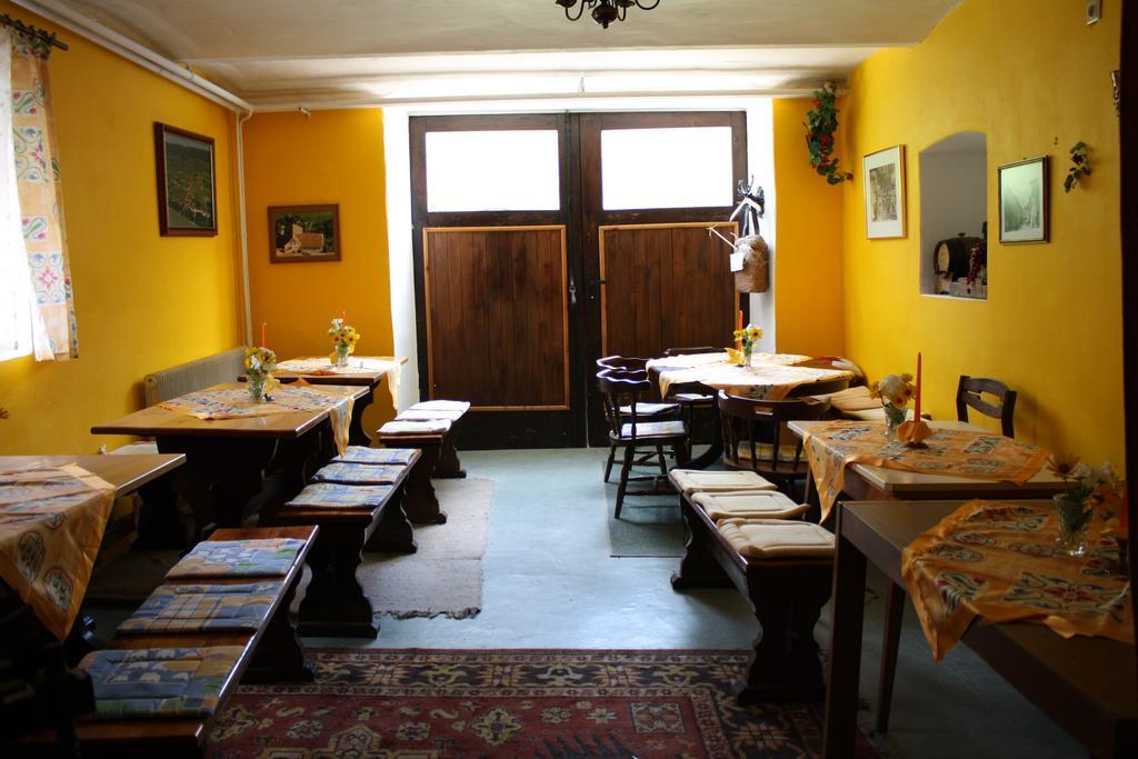 Weinbau-Gaestezimmer Martin Und Eva Maria Jamek Weissenkirchen in der Wachau Exterior photo